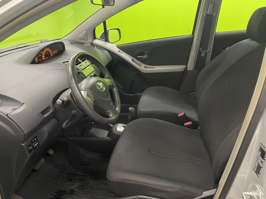 Toyota Yaris 2011