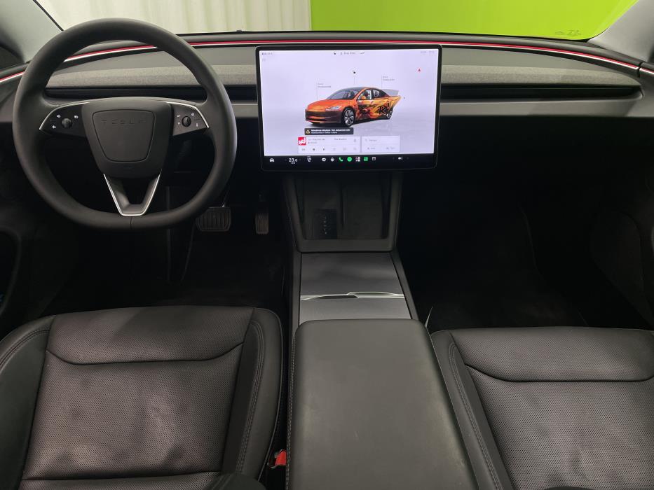 Tesla Model 3 2024