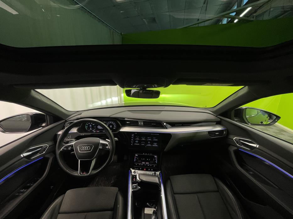 Audi e-tron 2022