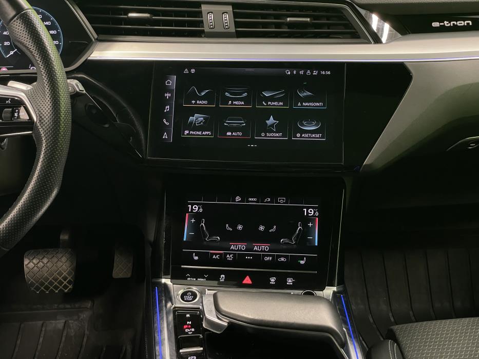 Audi e-tron 2022