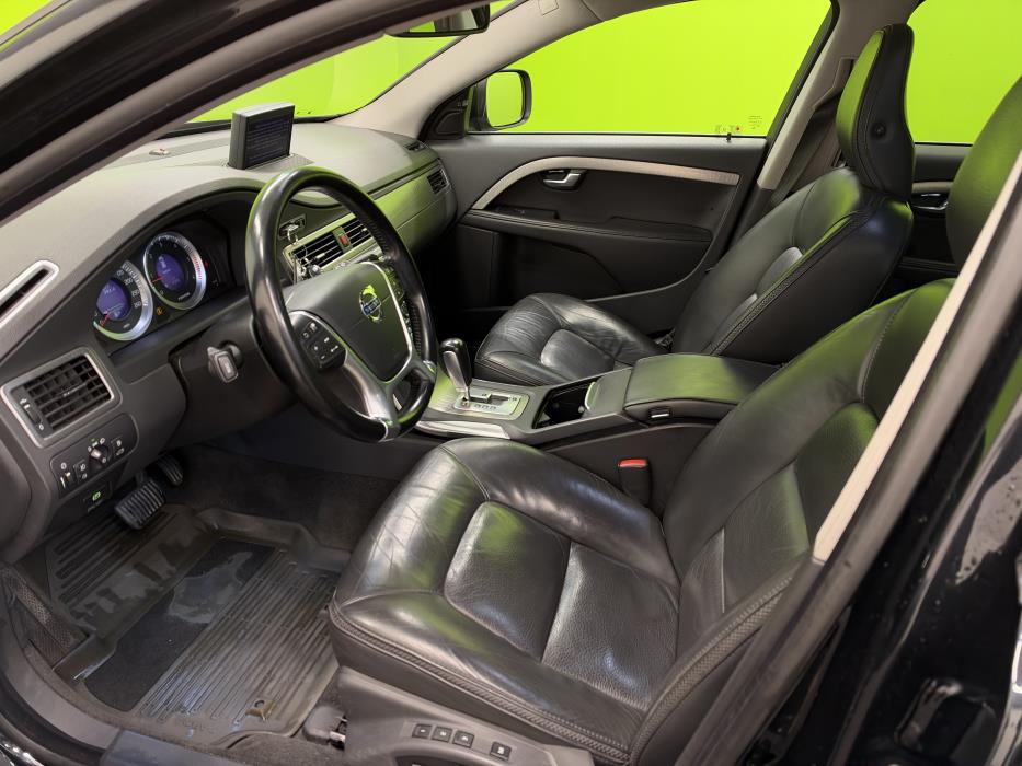 Volvo XC70 2011