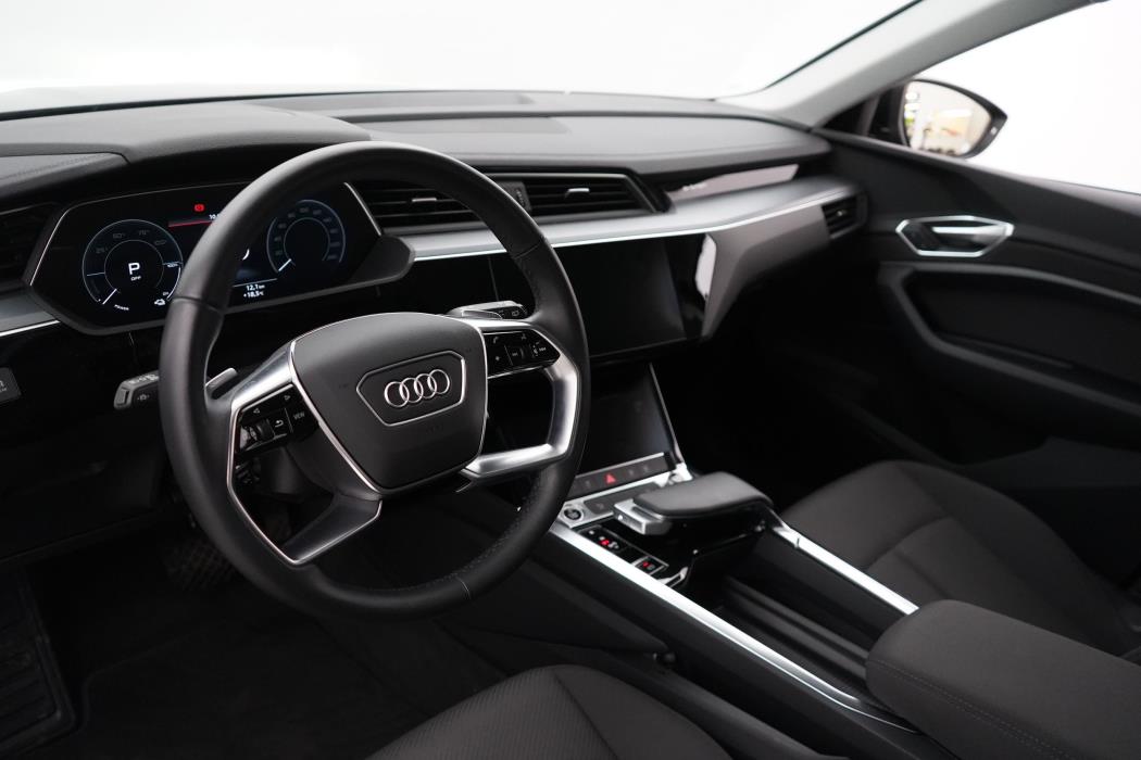 Audi e-tron 2023