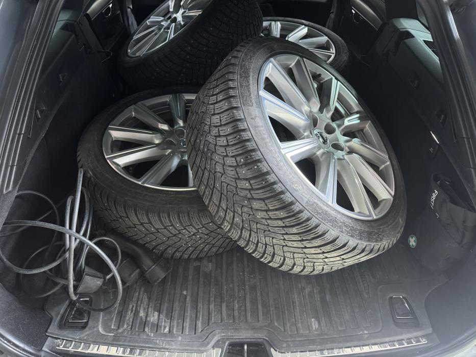Volvo V90 2020