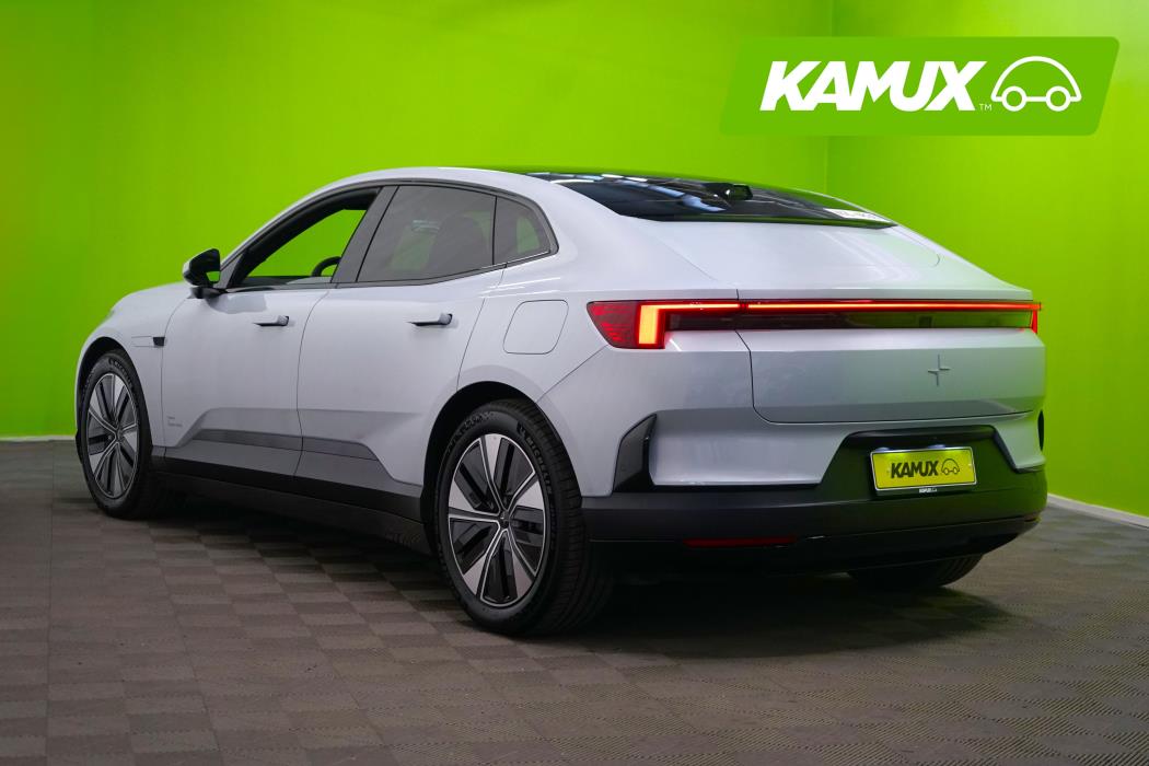 Polestar 4 2025