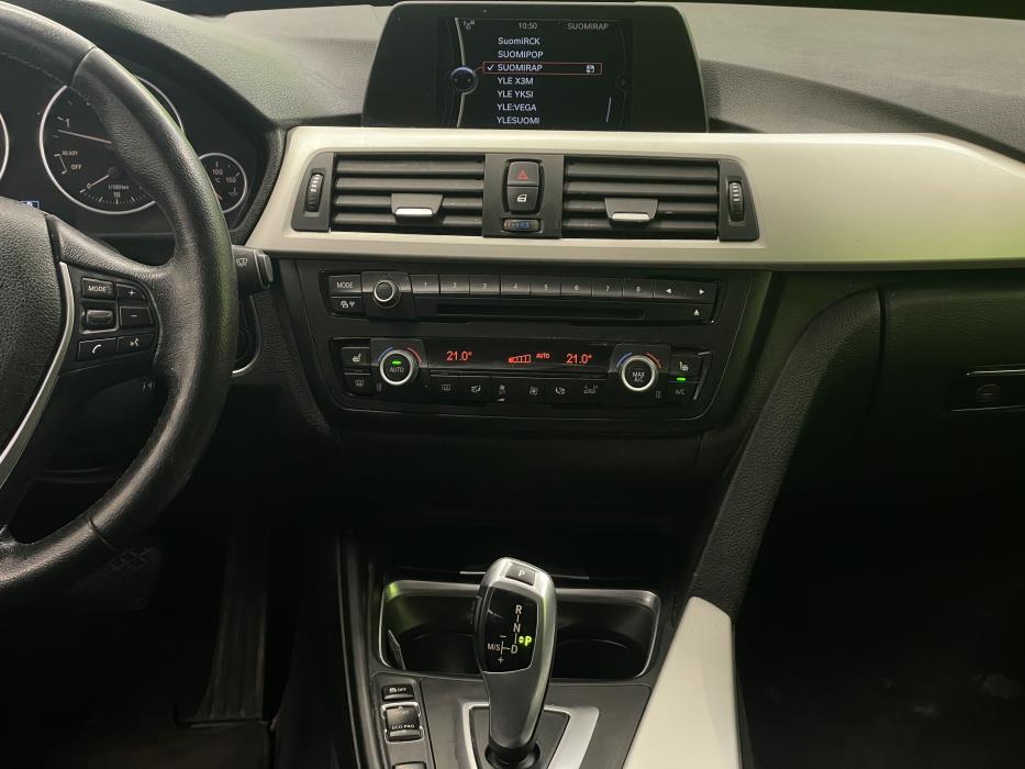 BMW 330 2013