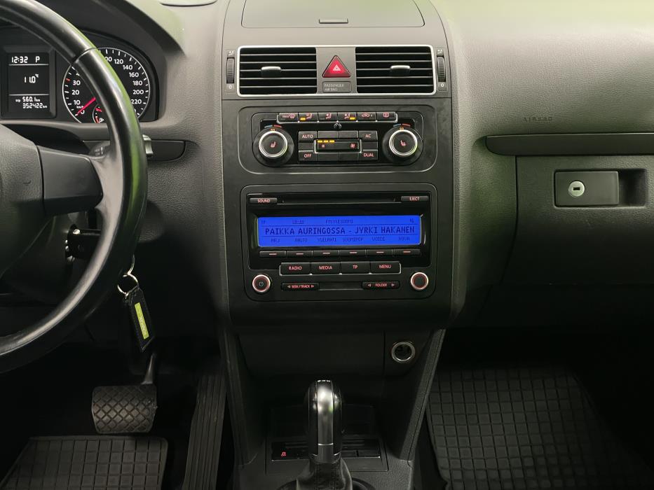 Volkswagen Touran 2011