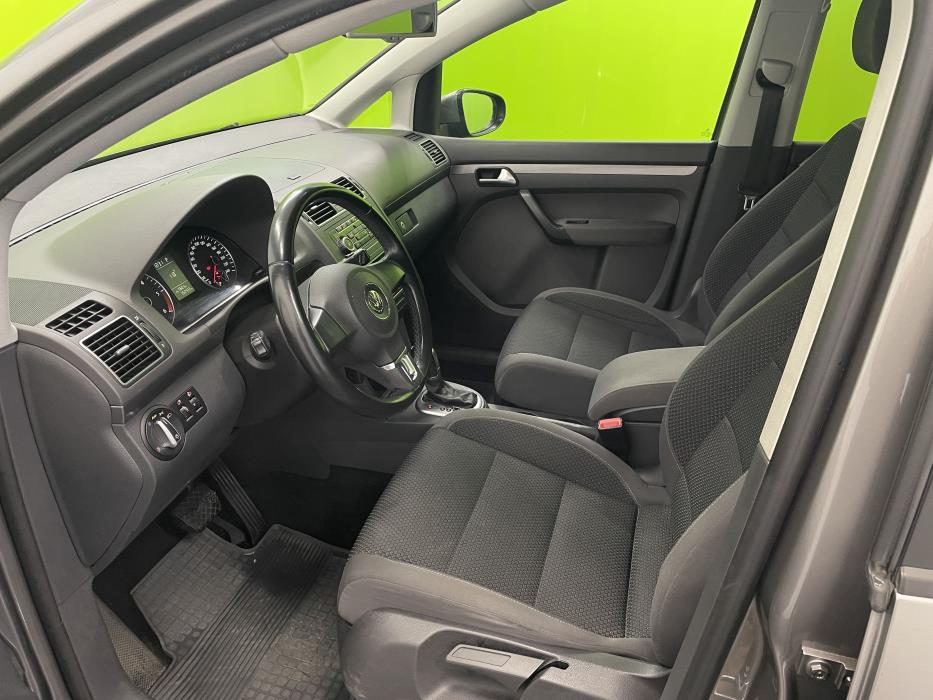 Volkswagen Touran 2011