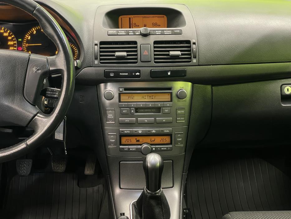 Toyota Avensis 2004