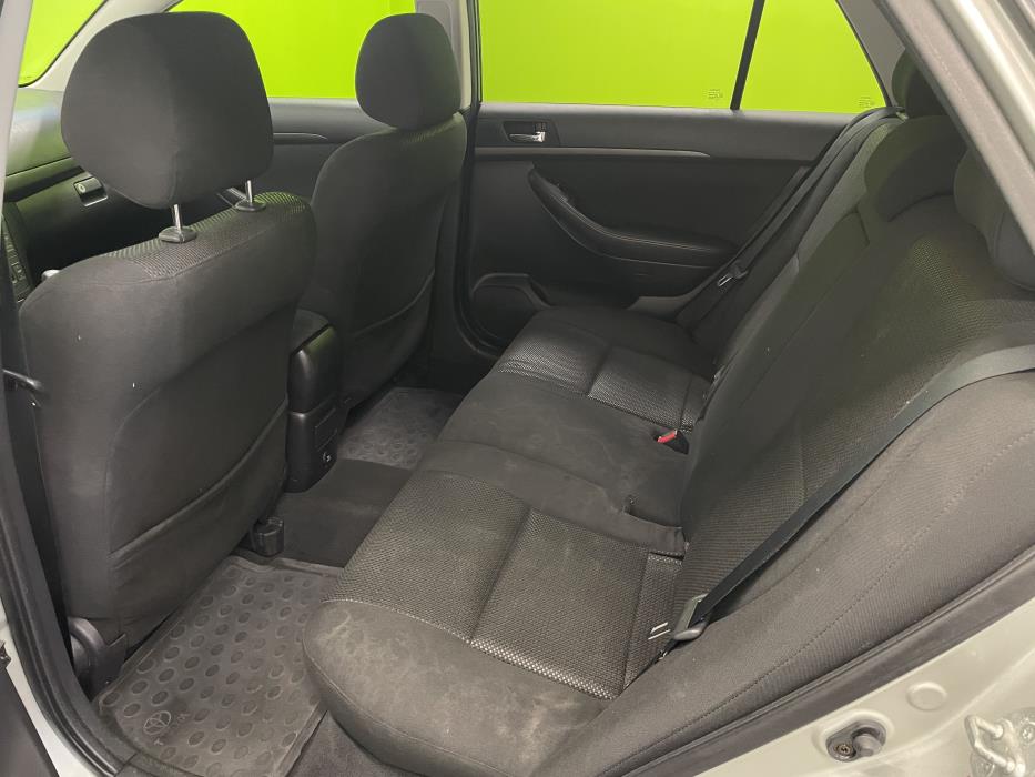 Toyota Avensis 2004