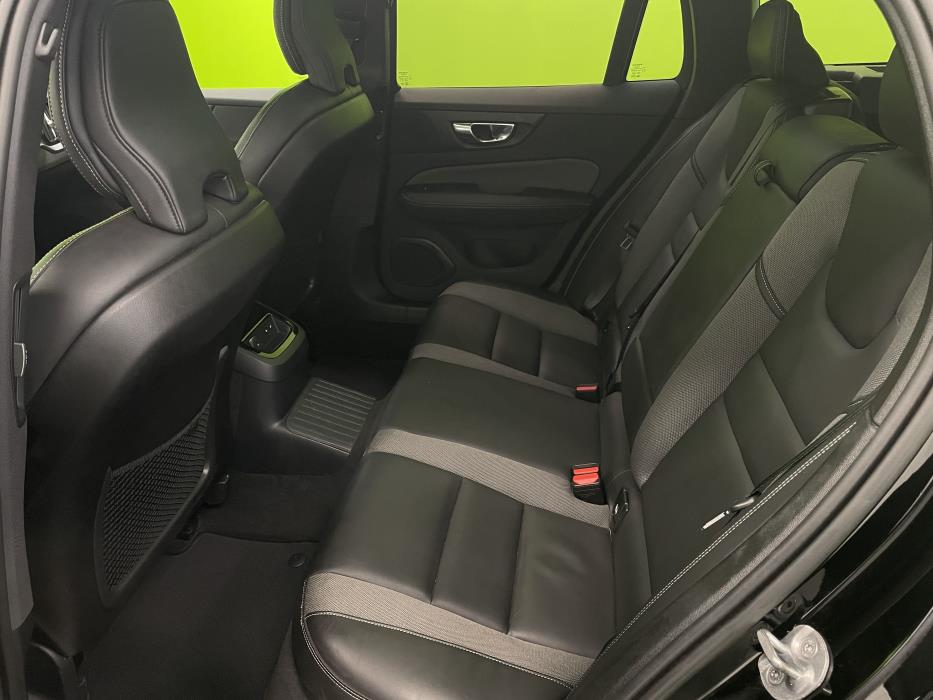 Volvo V60 2023