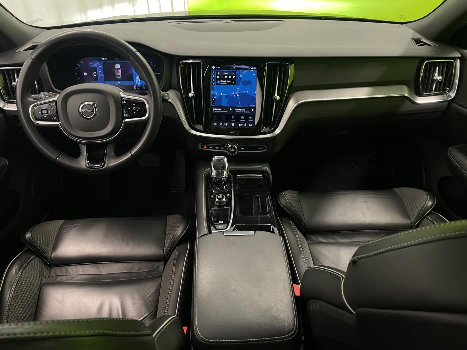 Volvo V60 2023