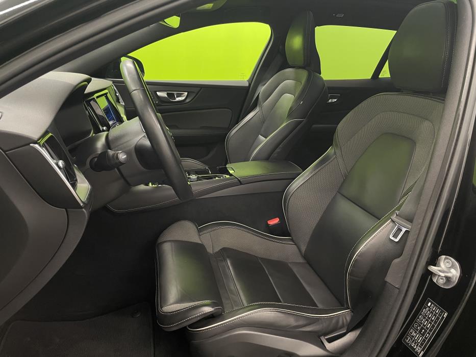 Volvo V60 2023