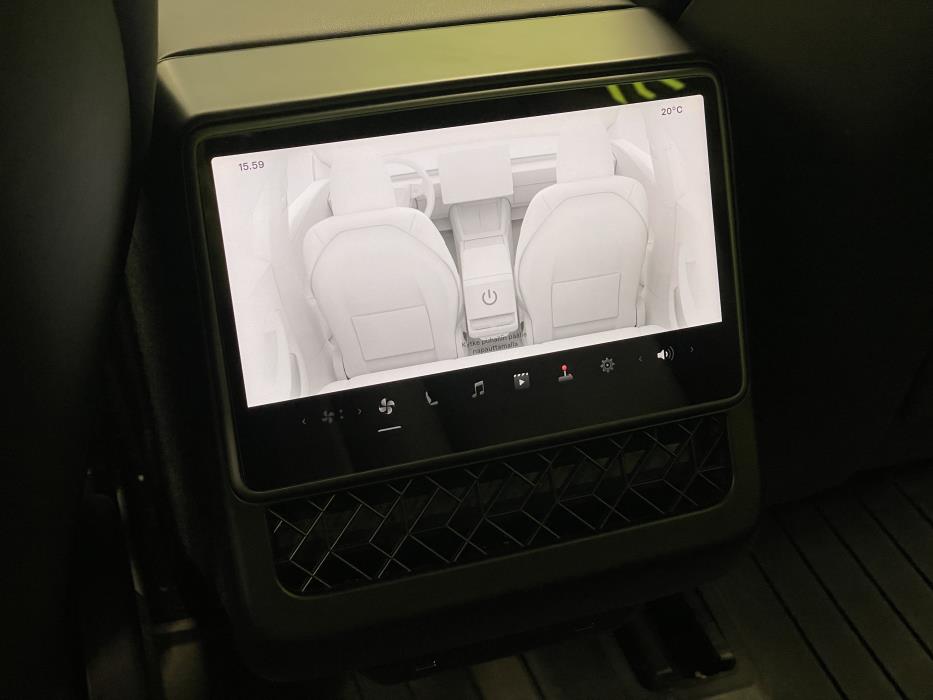 Tesla Model 3 2024