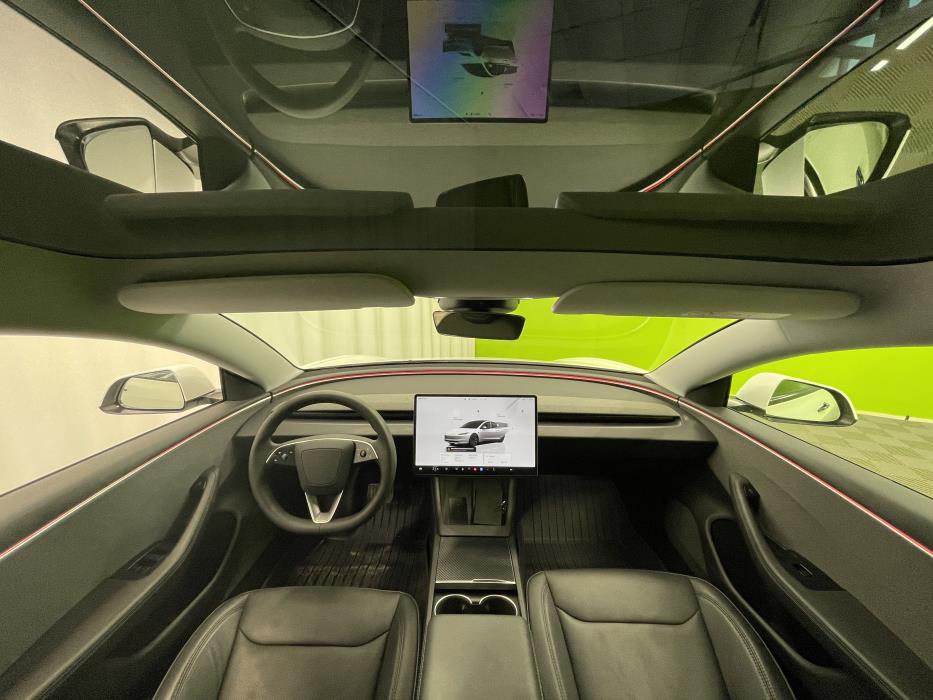 Tesla Model 3 2024