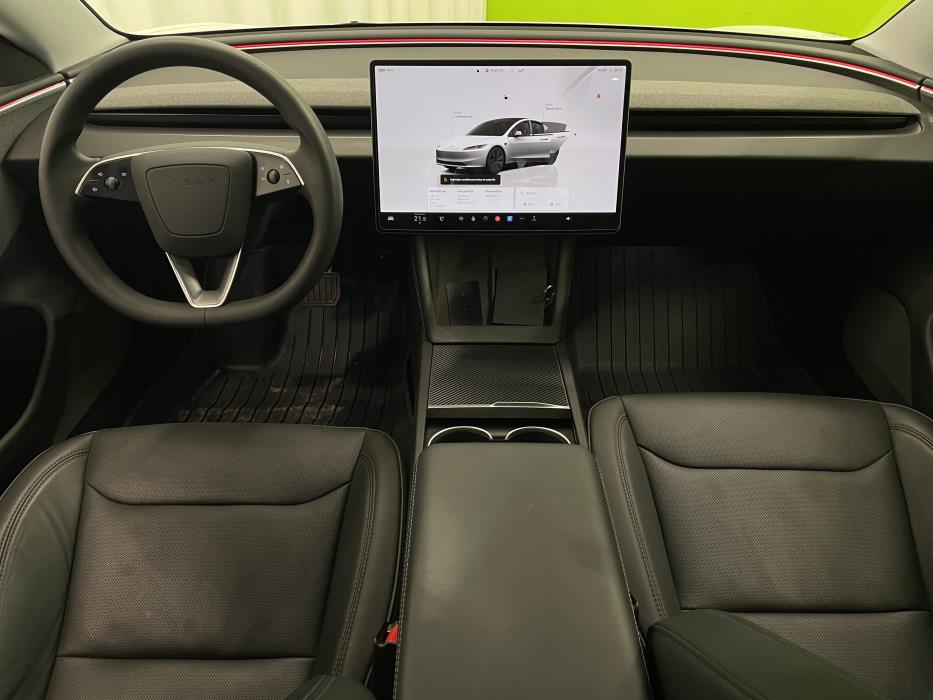Tesla Model 3 2024
