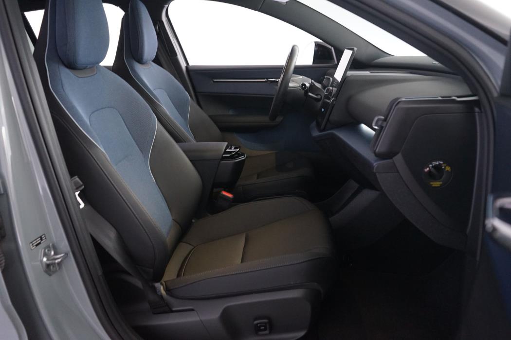 Volvo EX30 2024