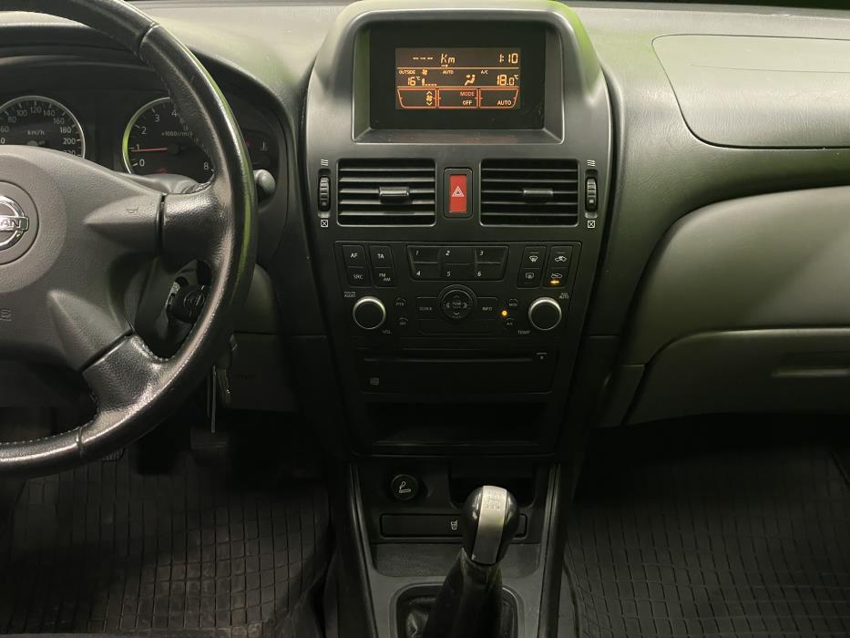 Nissan Almera 2003
