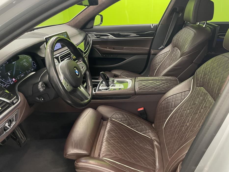 BMW 745 2019