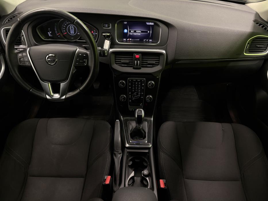 Volvo V40 2018