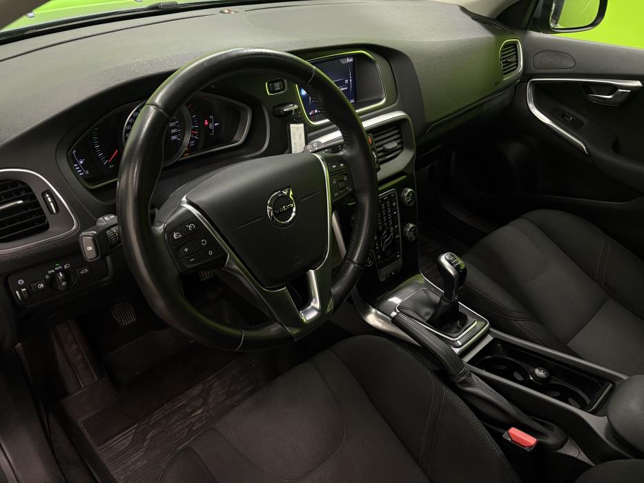 Volvo V40 2018