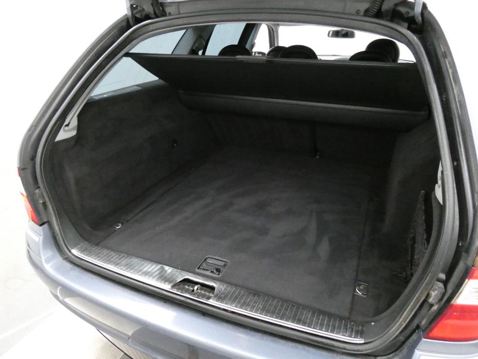 Mercedes-Benz E 2004