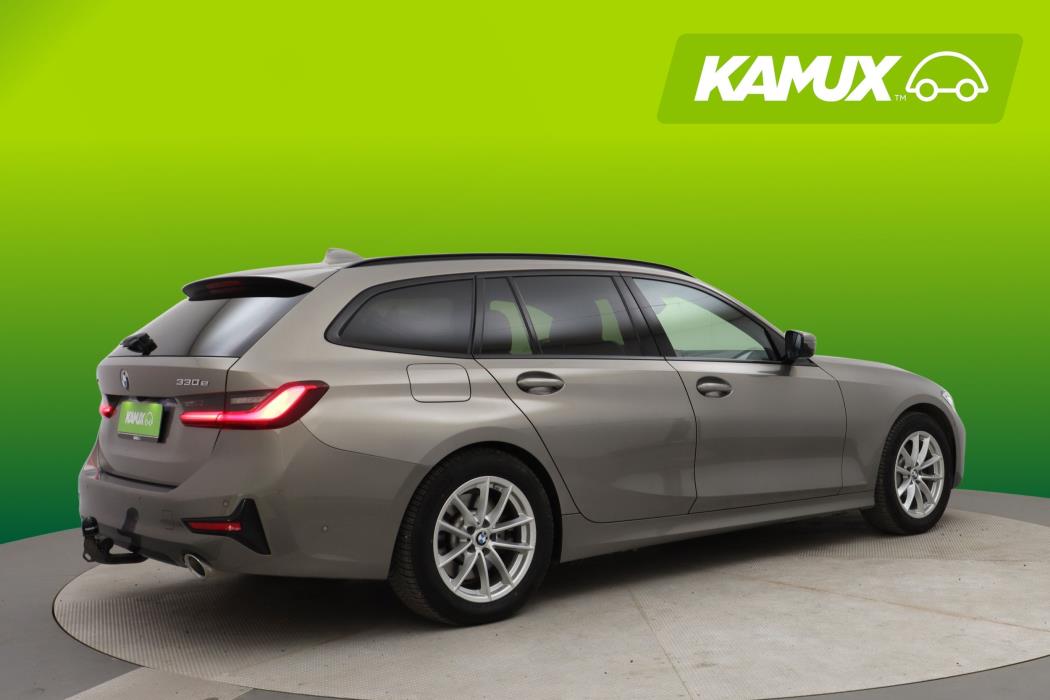 BMW 330 2021