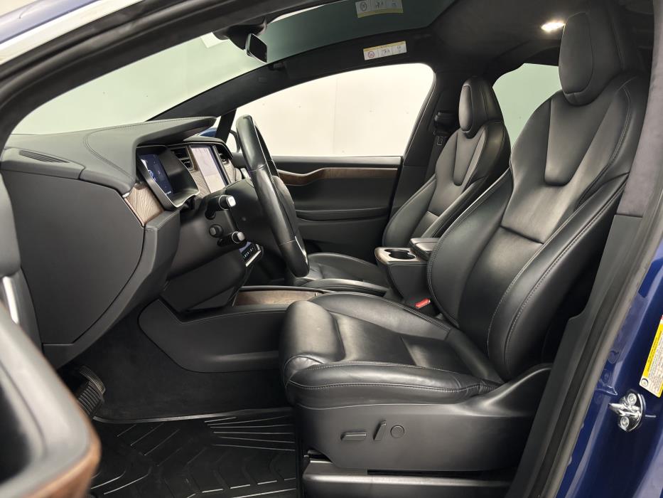 Tesla Model X 2020