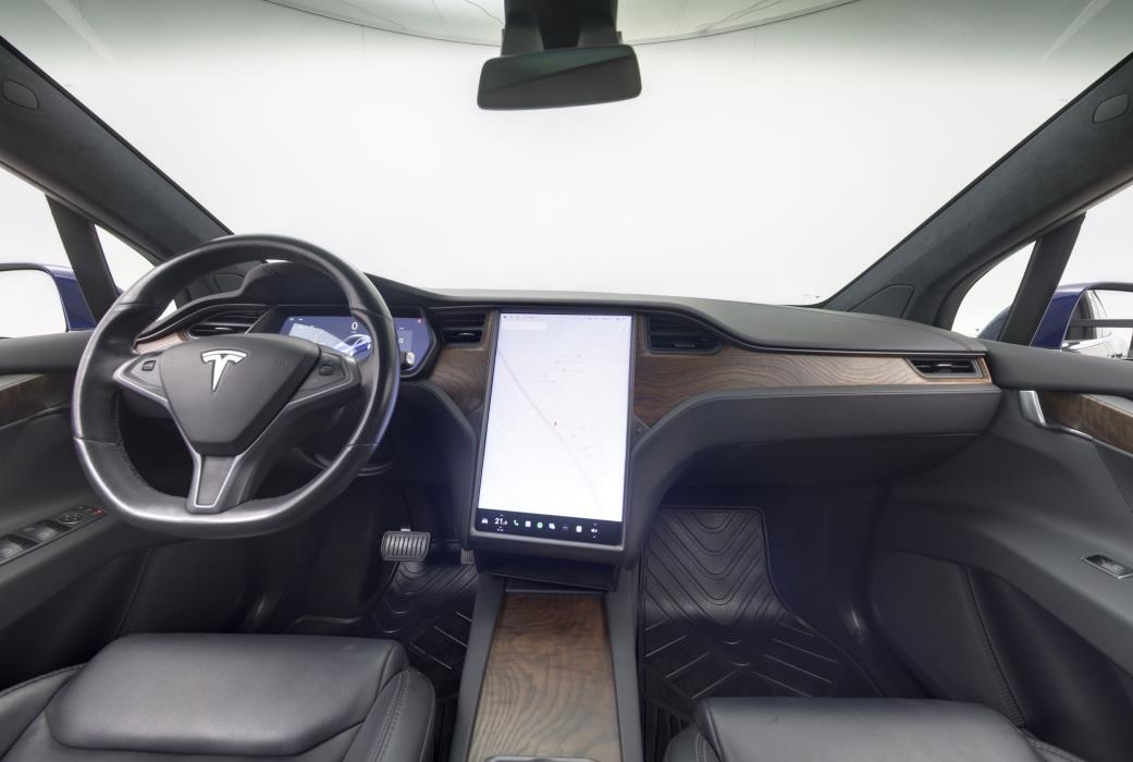 Tesla Model X 2020