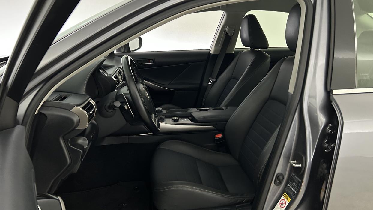 Lexus IS 2016