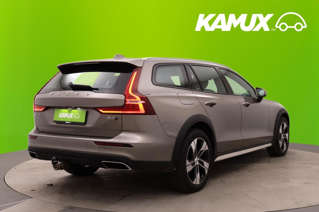 Volvo V60 Cross Country 2022