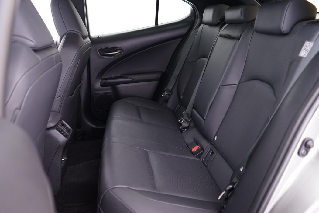 Lexus UX 2023
