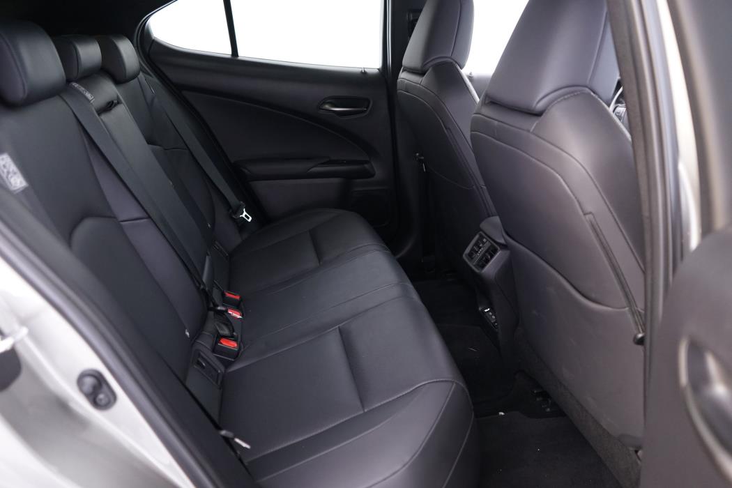 Lexus UX 2023