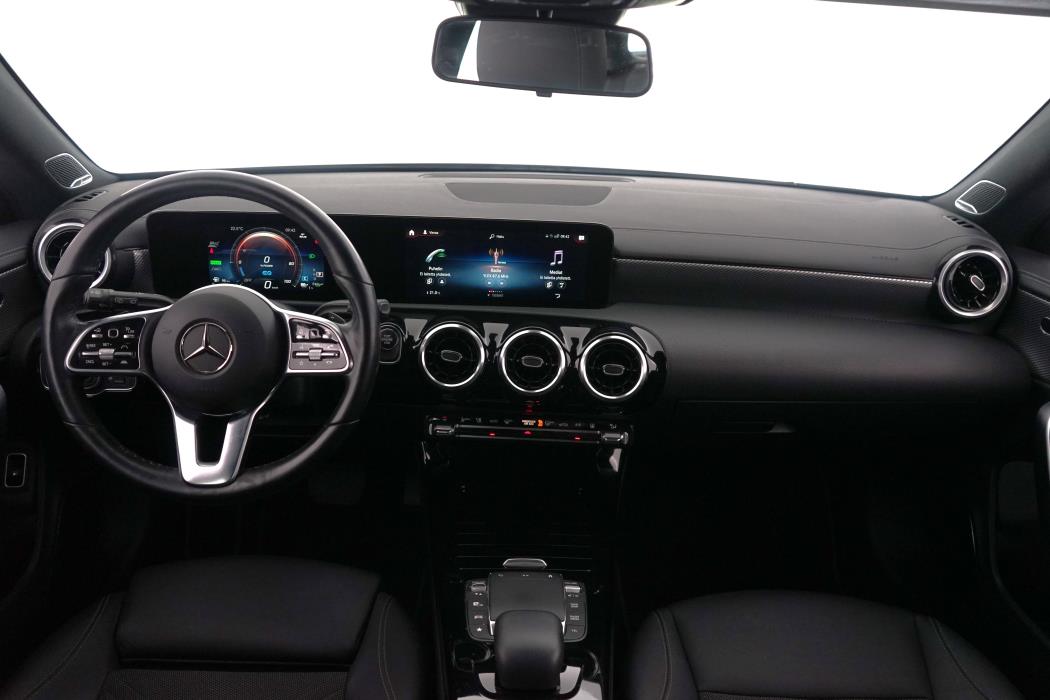 Mercedes-Benz CLA 2023