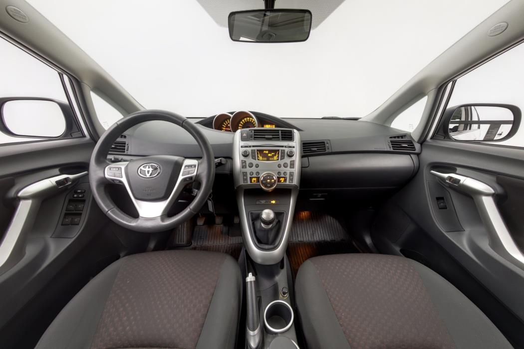 Toyota Verso 2010