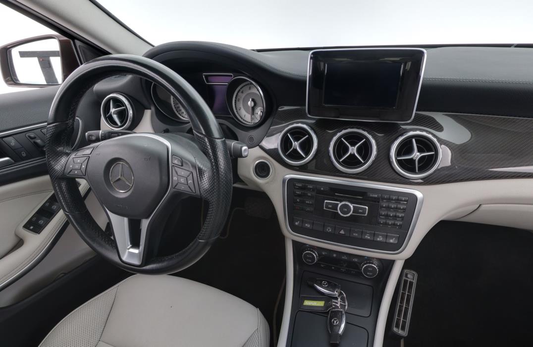 Mercedes-Benz GLA 2014