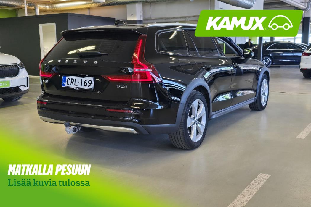 Volvo V60 Cross Country 2023