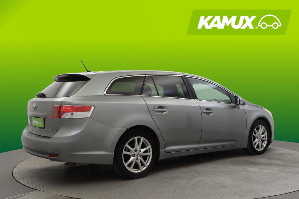 Toyota Avensis 2011