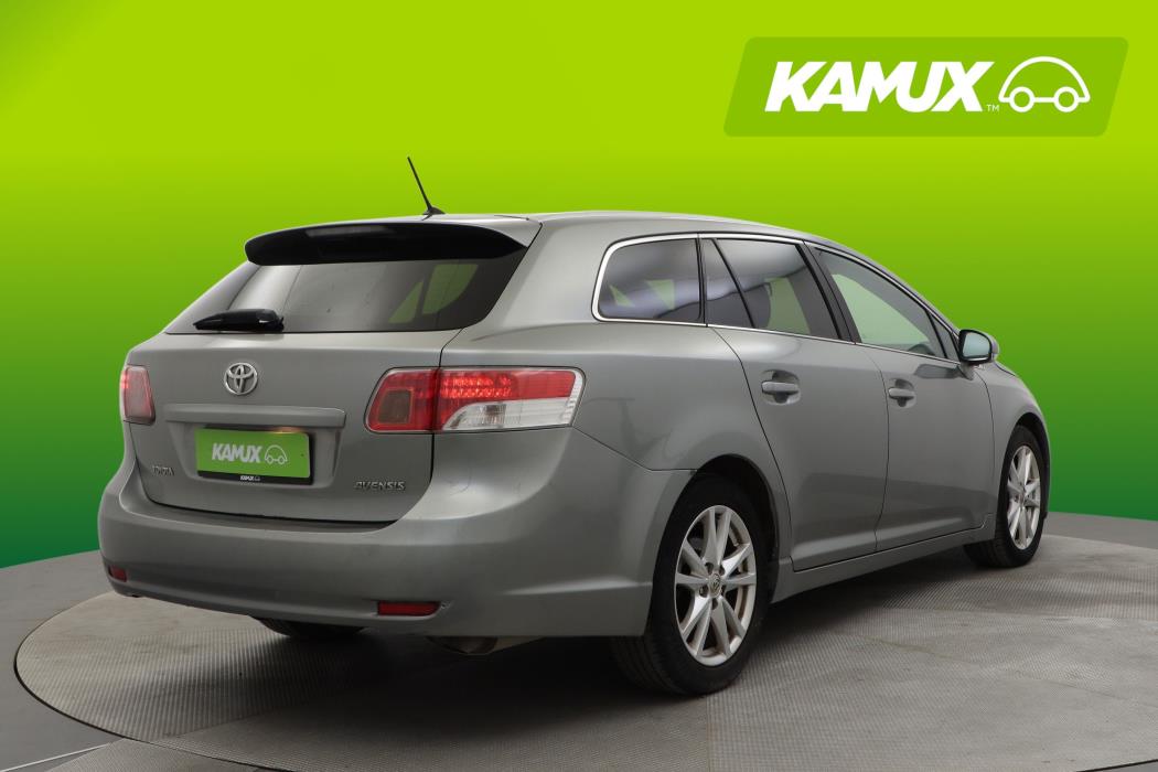 Toyota Avensis 2011