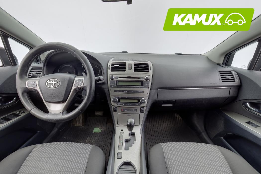 Toyota Avensis 2011