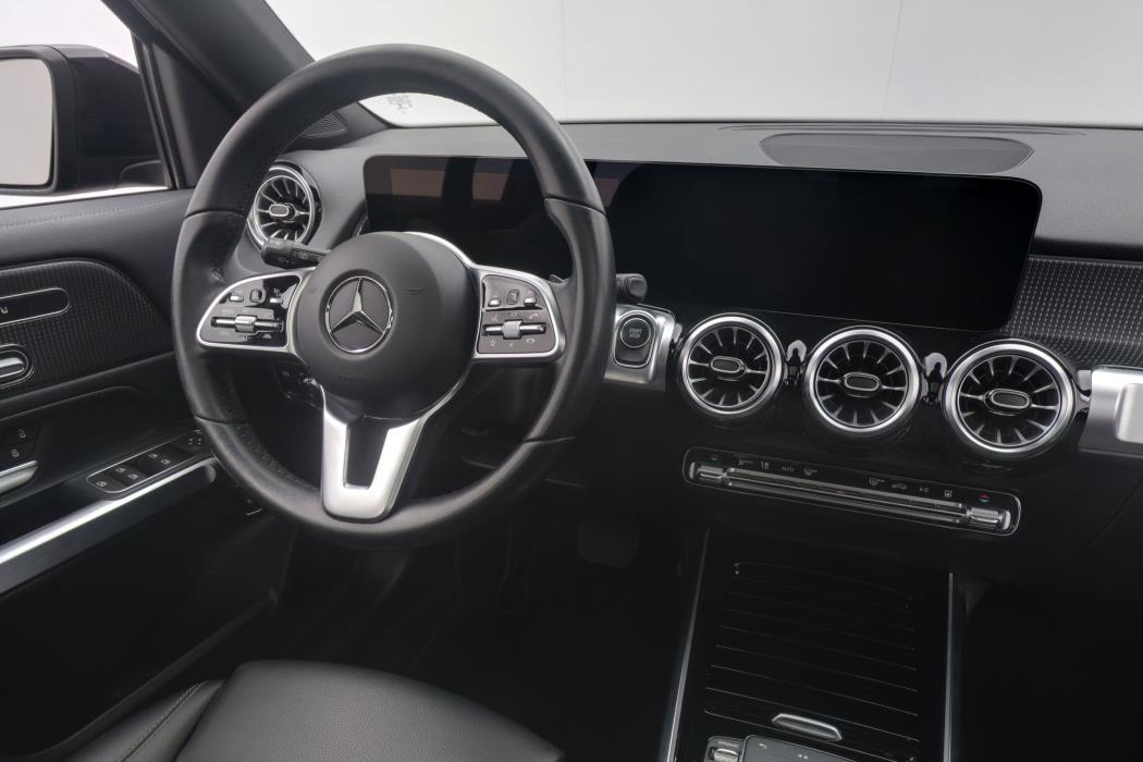 Mercedes-Benz EQB 300 2023