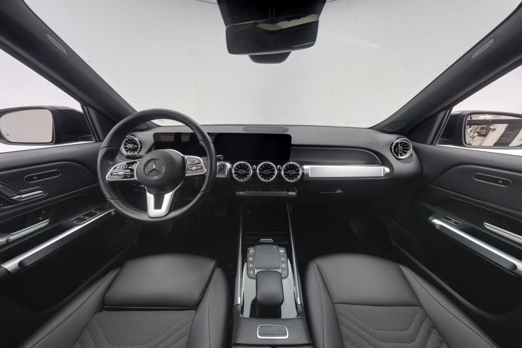 Mercedes-Benz EQB 300 2023