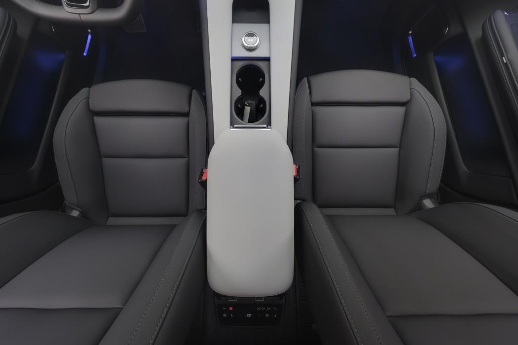 Polestar 4 2025