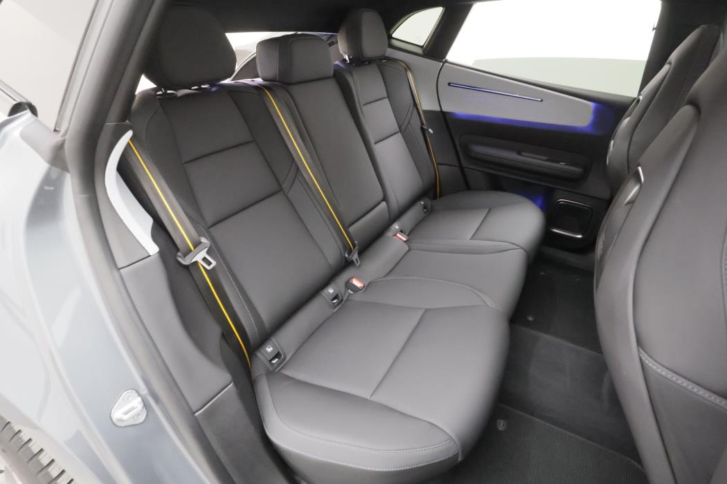 Polestar 4 2025