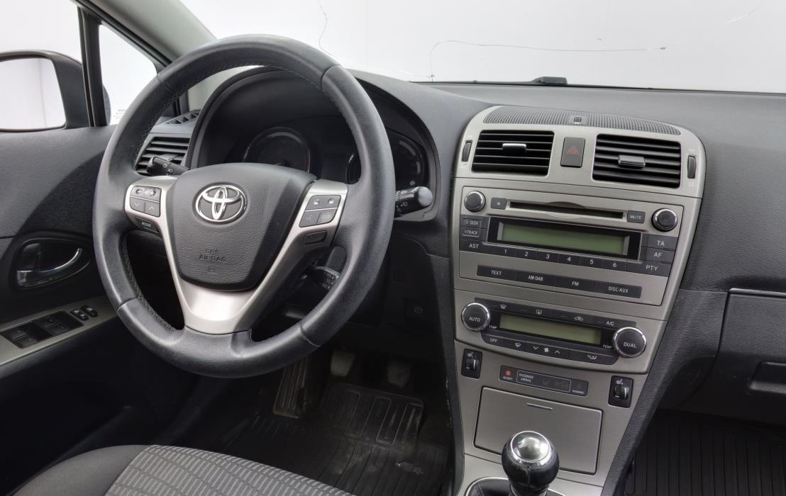 Toyota Avensis 2011