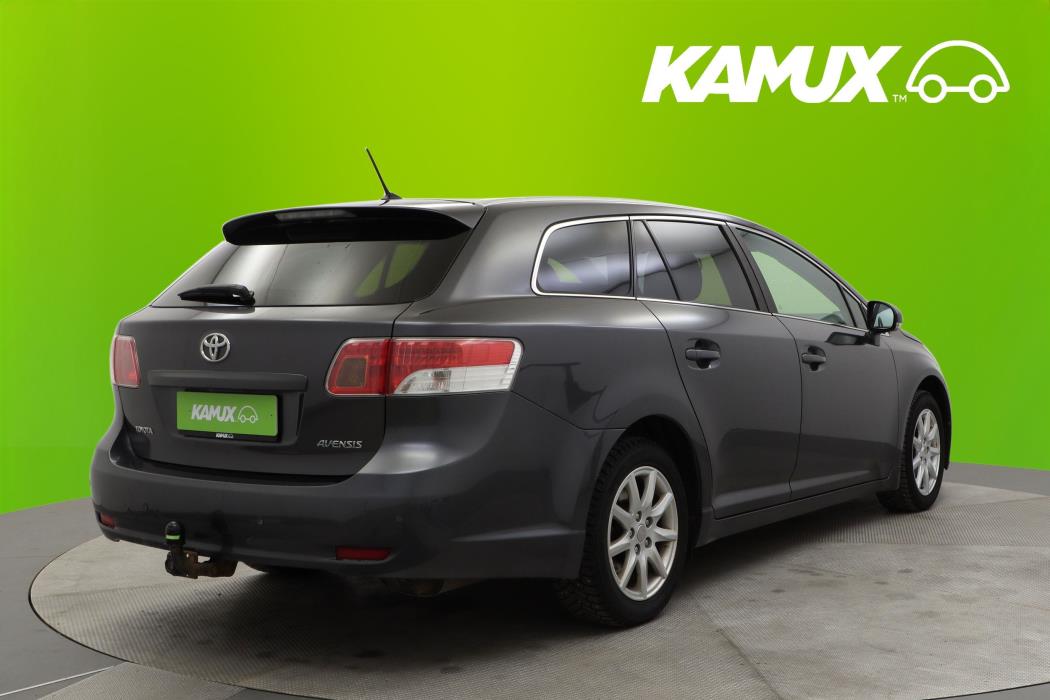 Toyota Avensis 2011