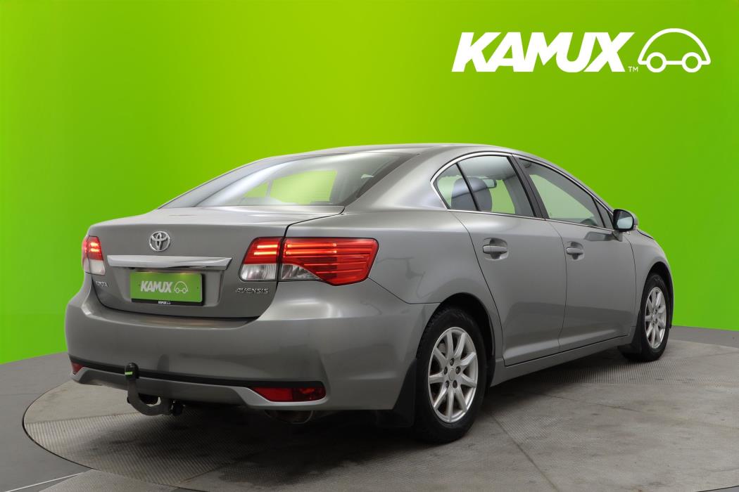 Toyota Avensis 2012