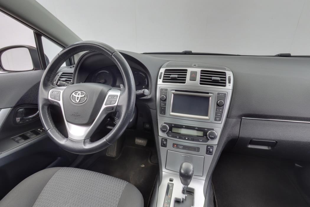 Toyota Avensis 2012