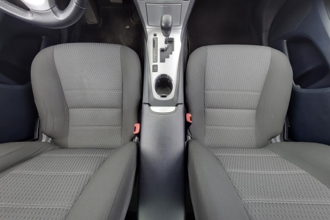 Toyota Avensis 2012