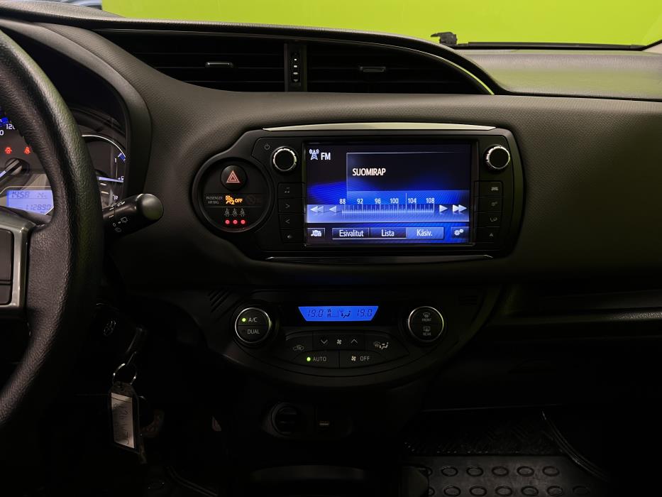 Toyota Yaris 2015