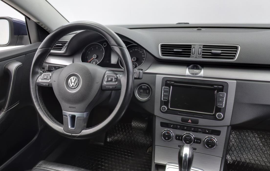 Volkswagen Passat 2011